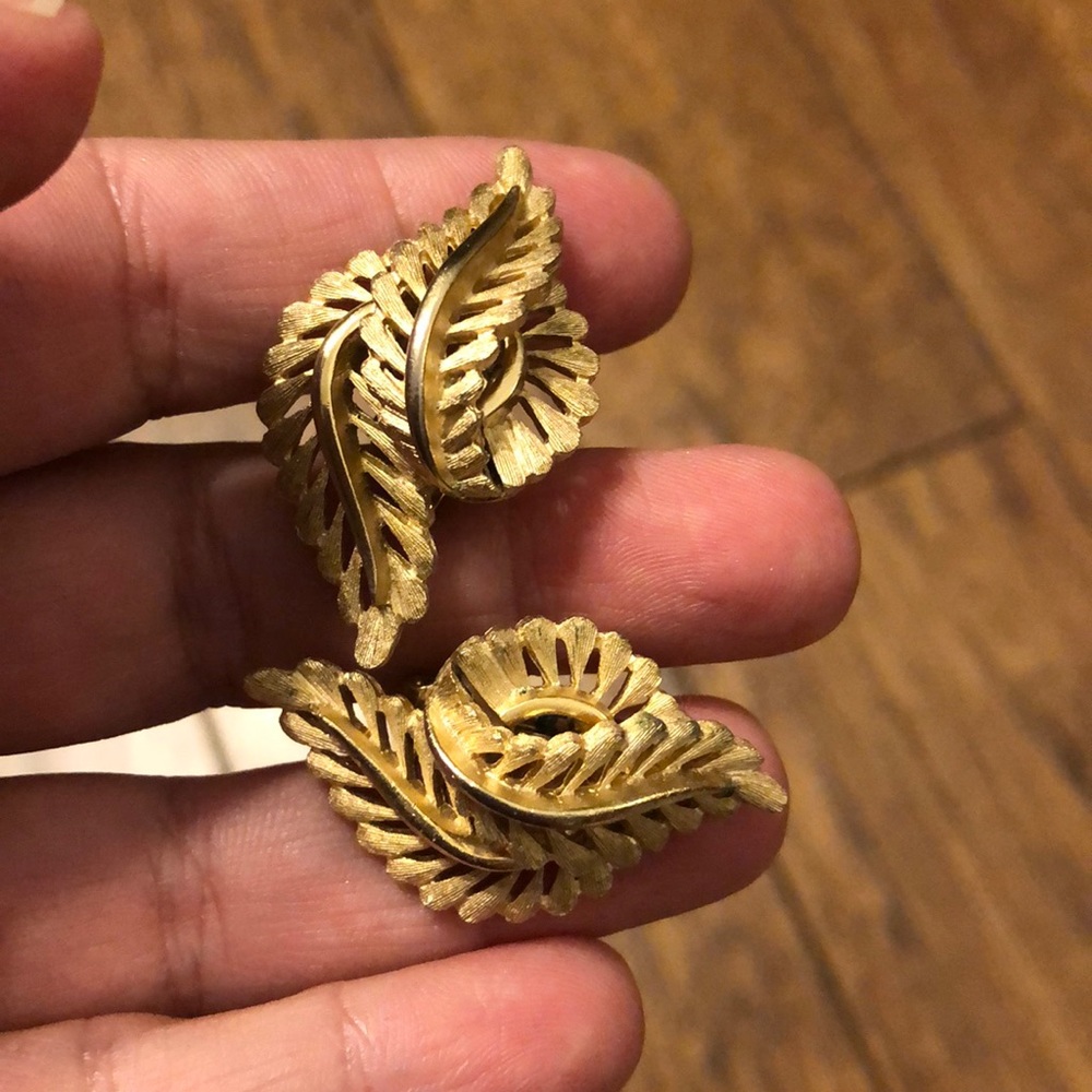 RARE leaf earrings